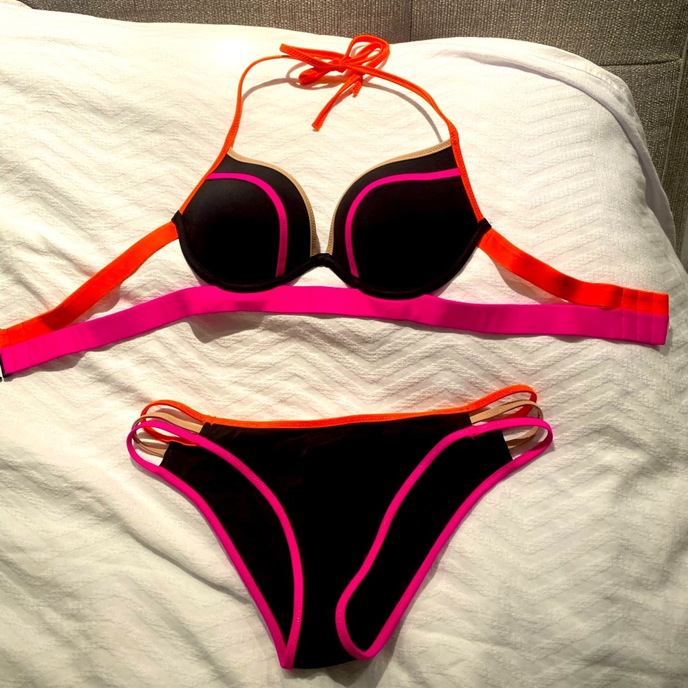 Victoria’s Secret bikini